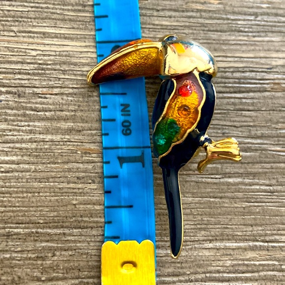 Vintage 90s Swirl Enamel & Rhinestones TUCAN BIRD Broach - Picture 5 of 6